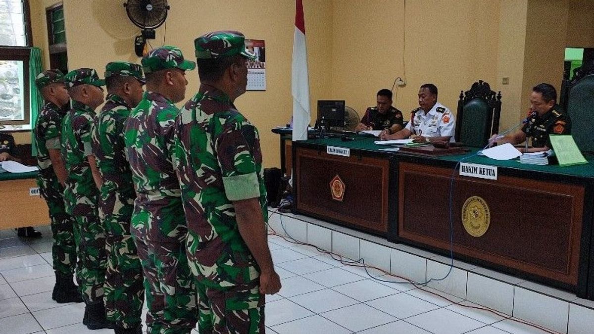 5 جنود من القوات المسلحة الإندونيسية مشتبه بهم في قضية تشويه مواطن ميميكا يخضعون للمحاكمة في محكمة جايابورا العسكرية
