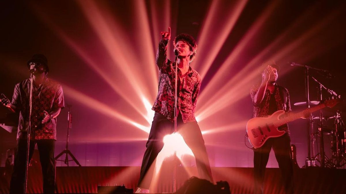 Bruno Mars Cancels Tel Aviv Concert Amid Israeli-Palestinian Conflict