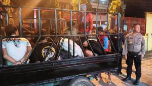ميدان - ألقت الشرطة القبض على منافسات المبارزة وعشرات أعضاء عصابة سارانغ تاون للدراجات النارية والغاز الغامض في ميدان