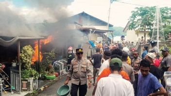 安汶4所房屋和2个摊位火灾造成的损失估计达到10亿印尼盾