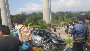 Korban Tewas Minibus Tertabrak Kereta Api Pengumpan Whoosh Bertambah Jadi 4 Orang