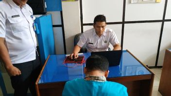 西苏门答腊帕亚昆布的警察因毒品被BNN逮捕