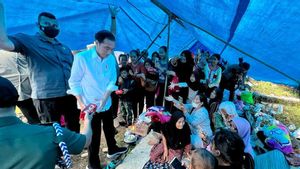 Distribusi Logistik Korban Gempa Cianjur Hadapi Kendala, Jokowi: Gunakan Helikopter Kalau Diperlukan