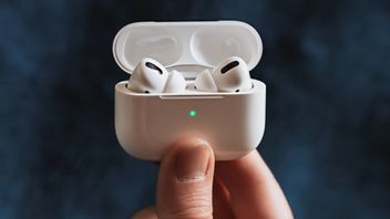 Don't Listen To AirPods While Bathing, This Is The Reason