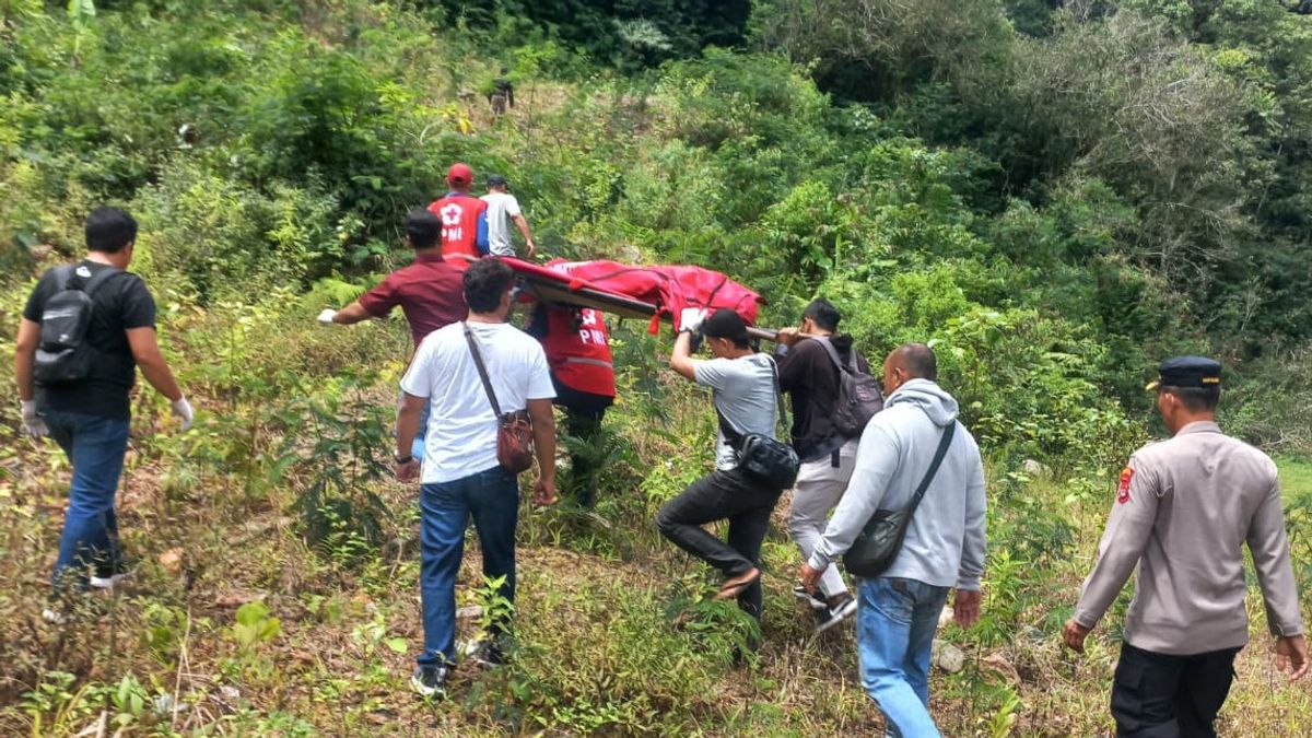 Une rupture d’amour présumée, un adolescent s’est suicidé, sautant depuis le pont pendek de Buleleng