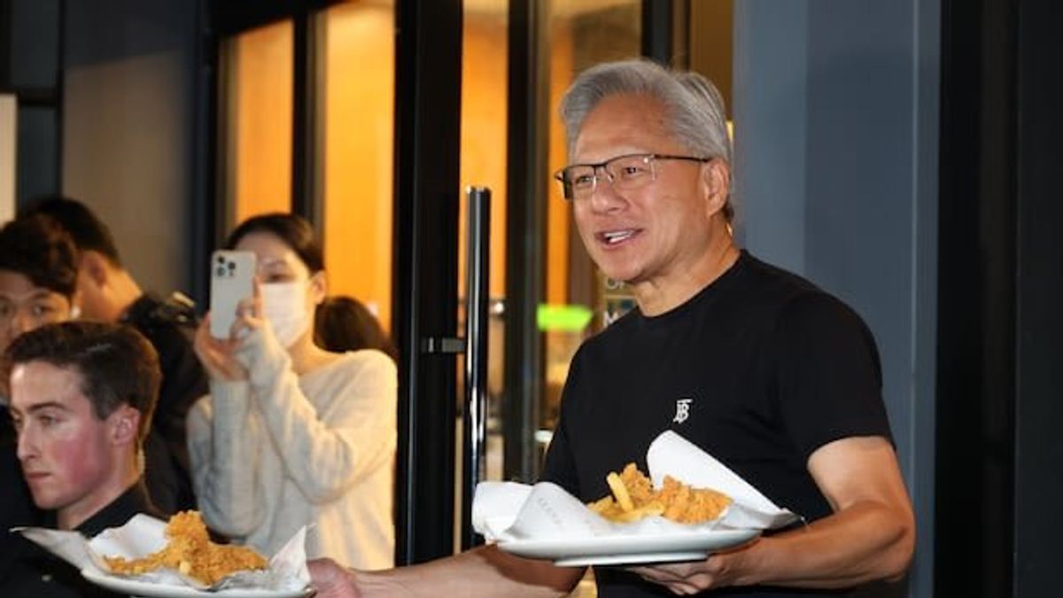 CEO Nvidia Jensen Huang Sebut Permintaan Chip Blackwell Sangat Tinggi