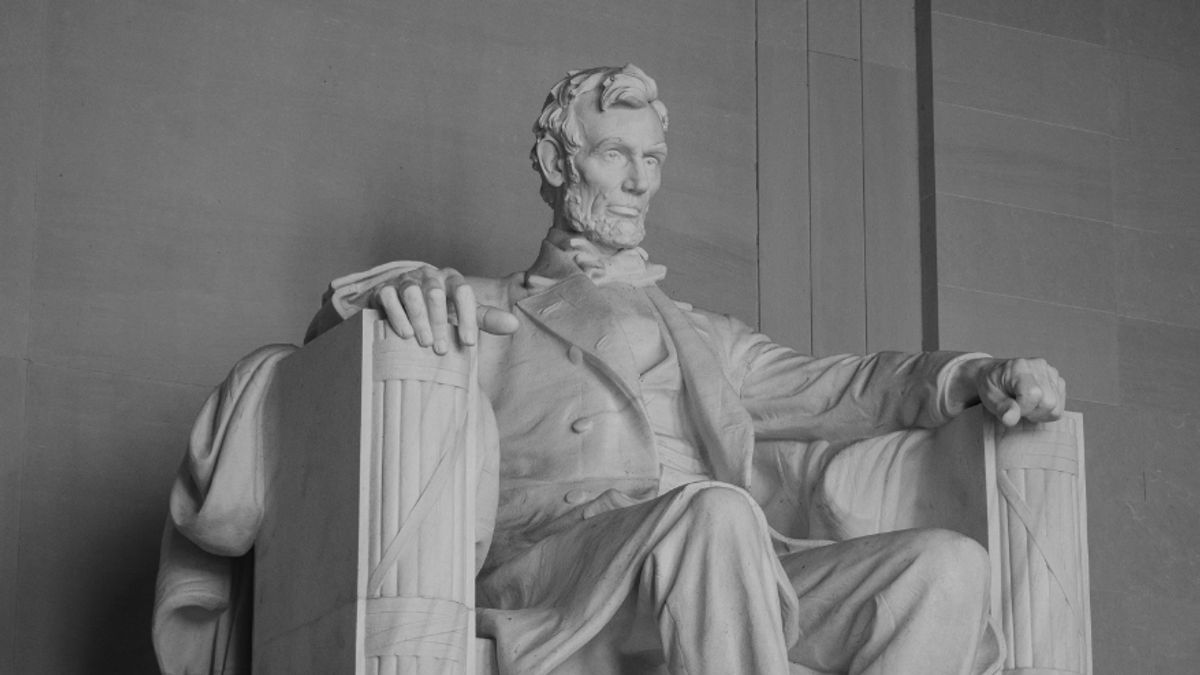 华盛顿的炎热使亚伯拉罕·林肯·梅莱的蜡烛雕像