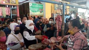Kunjungan ke Madiun, Gubernur Khofifah Indar Parawansa Pantau Harga Daging Sapi dan Stok Minyak Goreng