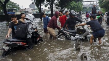 Banjir di Jakarta Meluas Jumat Siang, 123 RT Terendam hingga 1 Meter