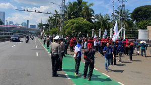 Massa Demo Buruh Mulai Berdatangan, Lalin Depan DPR Masih Lancar   