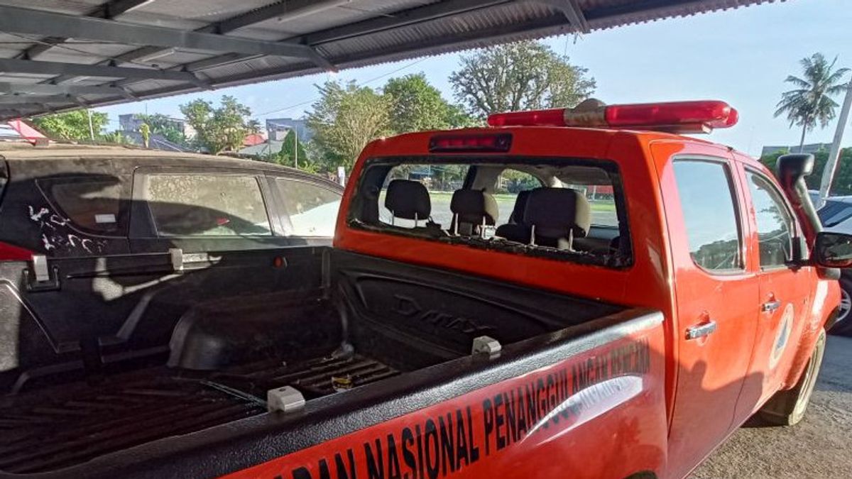 The Cars Of The BPBD And PMI Sorong Offices Of West Papua Were Damaged By An Unknown Person