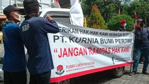 Berita Kulon Progo: Buruh Arang Briket Berunjuk Rasa di DPRD Kulon Progo
