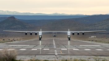 Stratolaunch Lakukan Uji Penerbangan Kedua 'Captive Carry' untuk Kendaraan Hipersonik