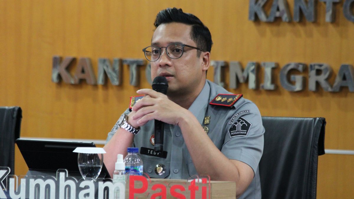 Pasutri Asal Australia Diamankan Gara-gara Buka Praktik Pengobatan Kaki di Denpasar 