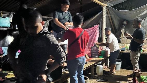 12 Perpetrators Involved In Illegal Gold Mines Were Arrested By The Aceh Police, Excavators And Restrictions Also Confiscated