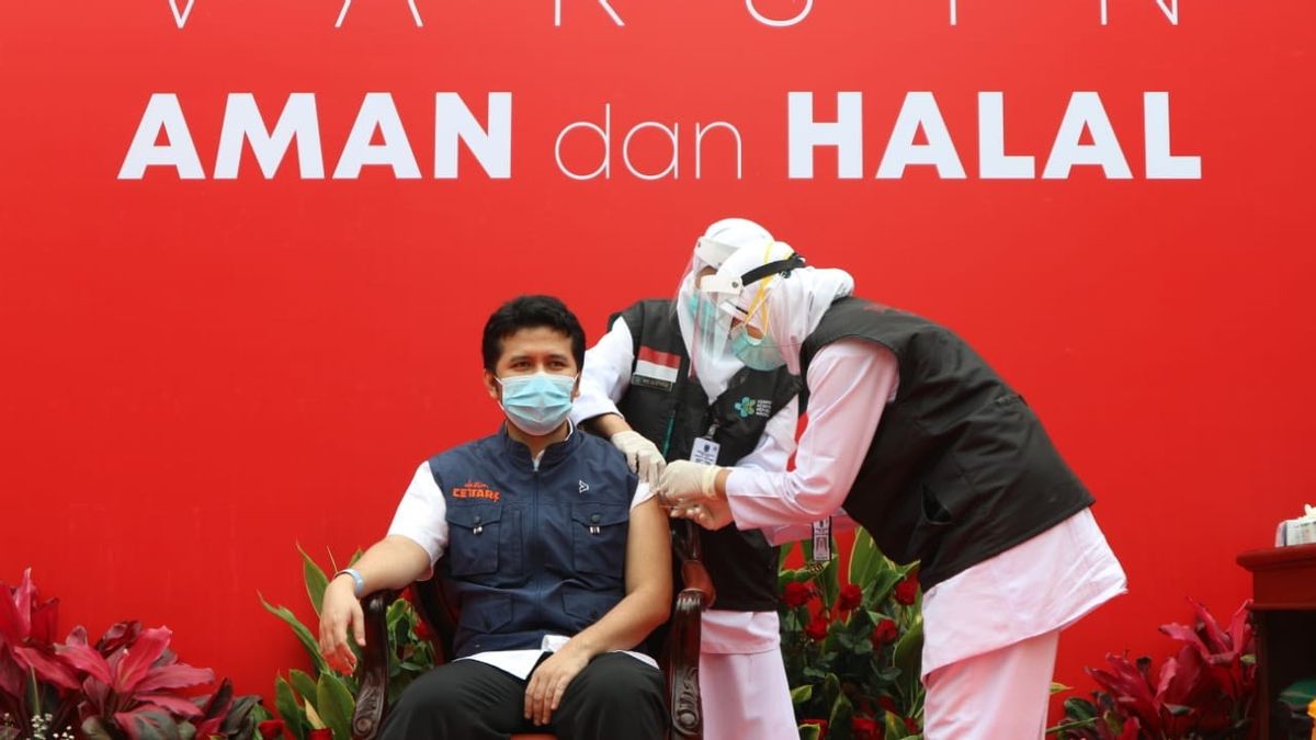 Deputy Governor Emil Dardak Feels Achy After The Second COVID-19 Vaccination