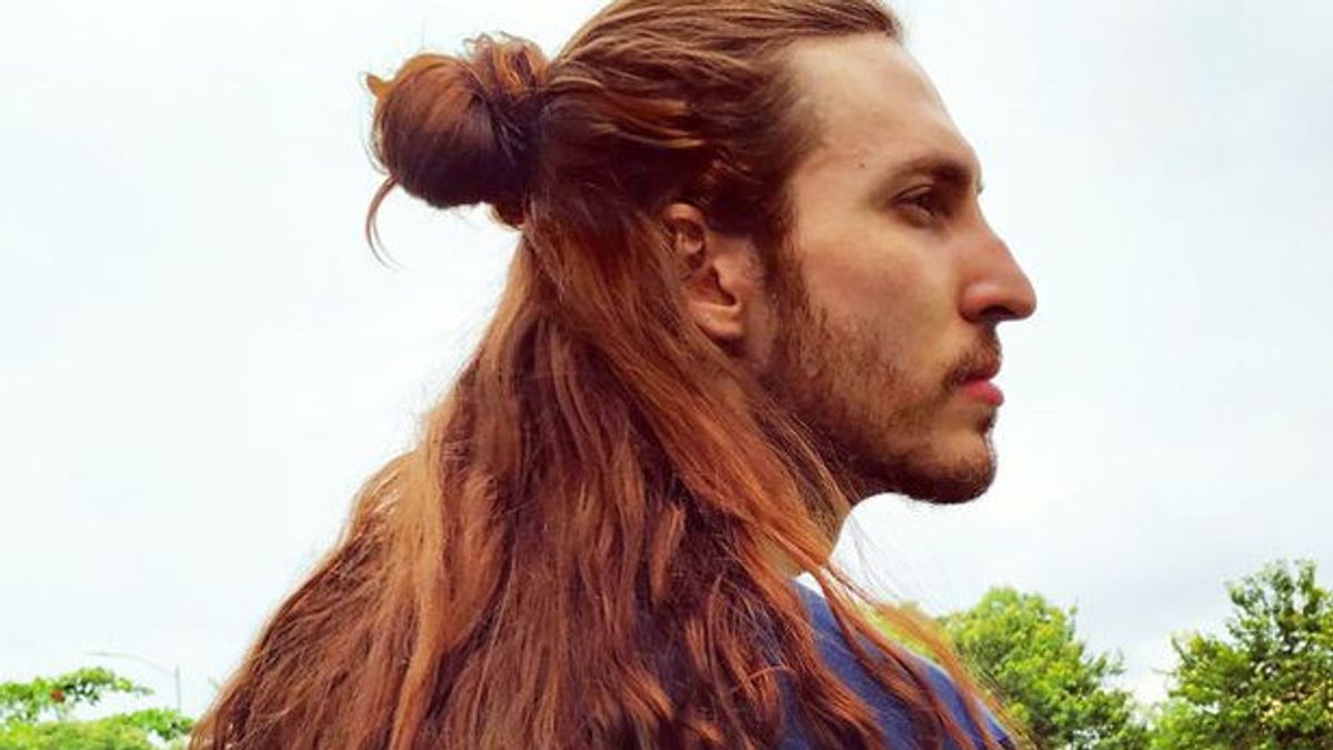 Pria 'Rapunzel' dengan Rambut 2 Kaki: Bikin Iri Wanita Tapi Diejek Pria