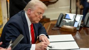 Trump Bebaskan Anggota Kongres AS Terdakwa Kasus Suap Usai Beri Grasi Eks Presiden Honduras 