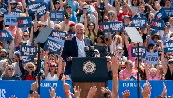 Dituding Cawapres Trump Berbohong, TIm Walz Cawapres Kamala Harris Bicara Jejak Militernya