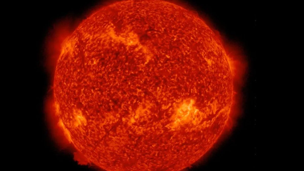 الشمس تتقيأ الخيوط ، مما قد يسبب عواصف جيومغناطيسية