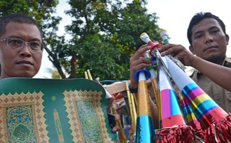 Heboh Terompet Tahun Baru Berbahan Sampul Al Quran dalam Memori Hari Ini, 30 Desember 2015