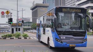 Today's Memory, May 8, 2014: Ahok Chooses Swedish-made Buses For TransJakarta Standards