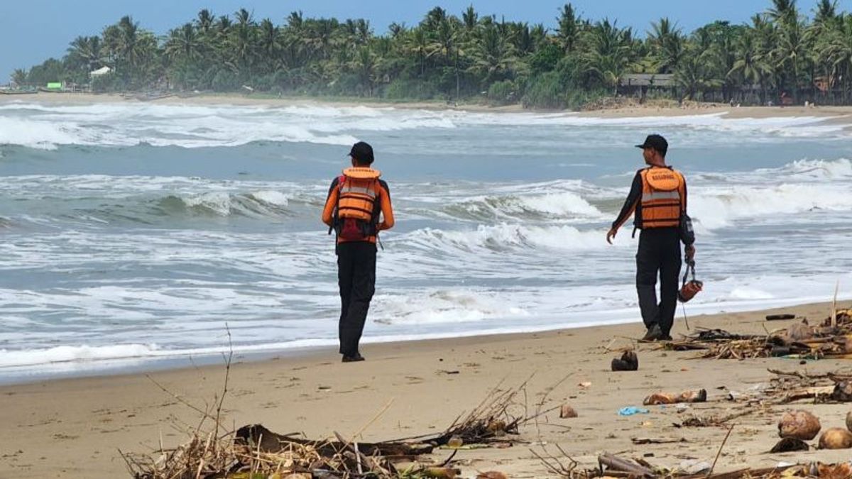 Waves And Wind In Lebak Banten Are More Violent, Fishermen And Shipping Operators Don't Go To Sea