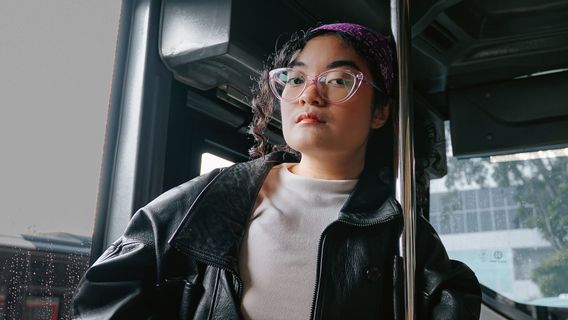 Dhira Bongs Presents Quarter Life Crisis Reflection in New Single 