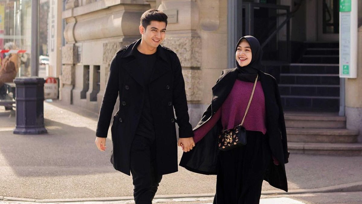 Not With Ria Ricis, Teuku Ryan Even Attends Gala Premier Films With Other Women