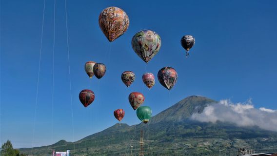 Wonosobo organise un festival de ballons à 9 districts