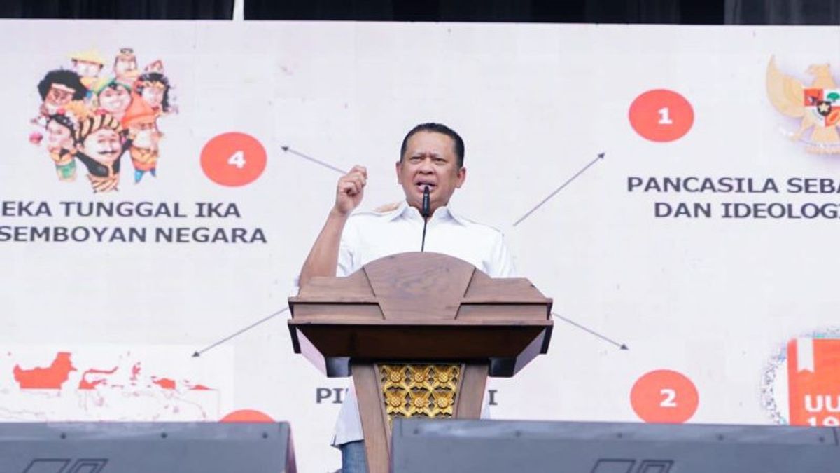 Puji Jokowi di Hari Konstitusi, Ketua MPR: Pak Presiden, Tak Ada Lawan