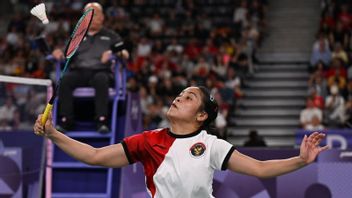 Carolina Marin blessé en demi-finale, médaille de bronze automatique obtenue par Gregoria Mariska