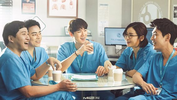 Tinggal Satu Episode, <i>Hospital Playlist</i> Masih Menyimpan Sejumlah Pertanyaan