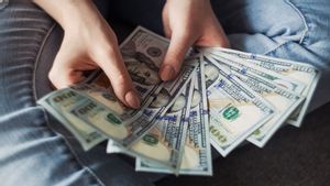 Rupiah Bergerak Lesu Dibayangi Keperkasaan Dolar AS