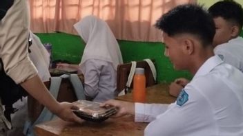 Makan Bergizi Gratis di Pariaman Disetop Sementara karena Wadah Sekali Pakai Malah Jadi Sampah