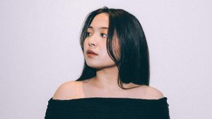 The Reasons For Young Singers Such As Bernadya To Mentari Novel To Participate In The Material Test Of The Copyright Law To The Constitutional Court