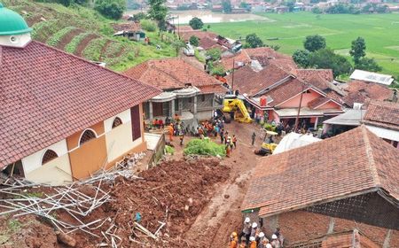 900 Orang Dilibatkan dalam Proses Pencarian Korban Longsor Sumedang