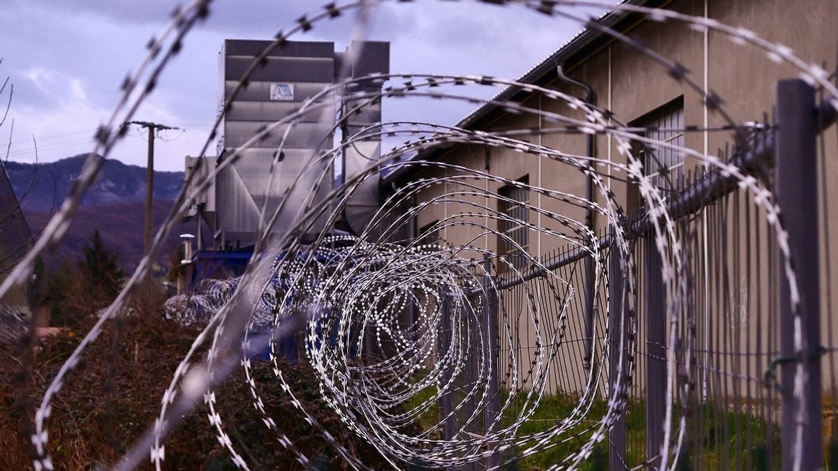 Hundreds Of Inmates Escape After Heavy Rain Damaged Prisons