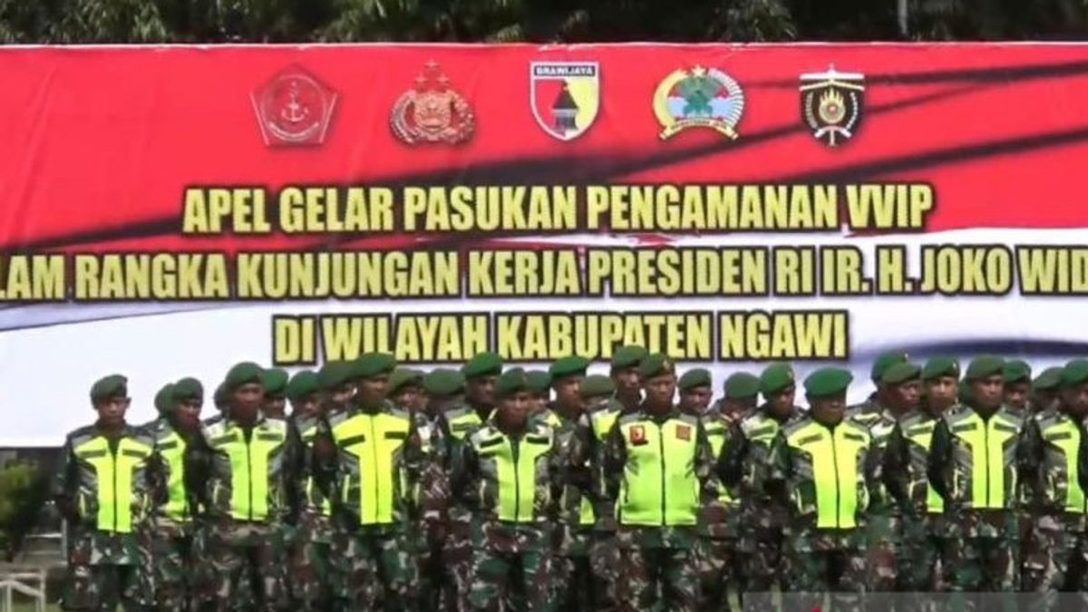 Petugas Gabungan Apel Pengamanan VVIP Kunjungan Jokowi di Ngawi