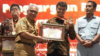 Consistently Run 5R Management In Operational Areas, GIS Wins Seven Awards From The East Java Manpower And Transmigration Office