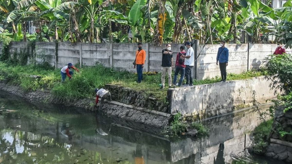 Pencegahan Banjir di Surabaya: Menghubungkan Saluran Air Hingga Pembuatan Tampungan