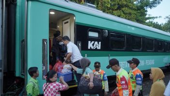 1週間営業、農民列車と844人の乗客を運ぶ商人の列車