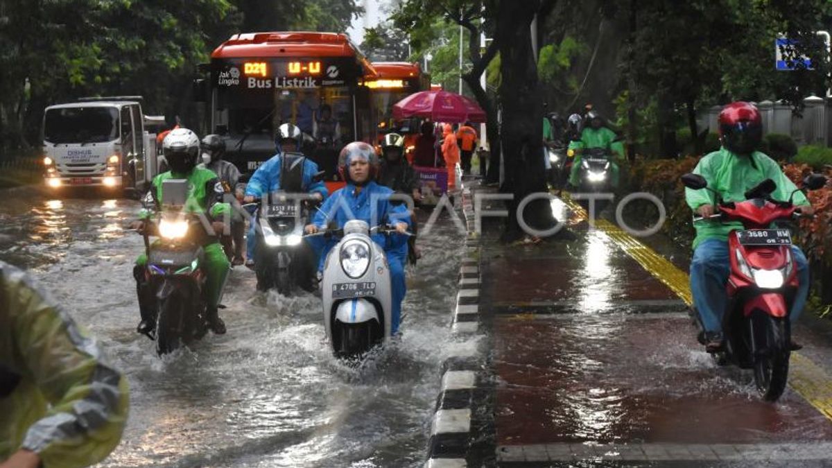 BMKG Predicts Rain In West Jakarta, South Jakarta And East Jakarta On Monday Night