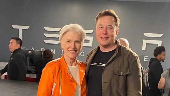 Penuturan Cerita Ibu Elon Musk: Dia Sudah Pandai Sedari Kecil