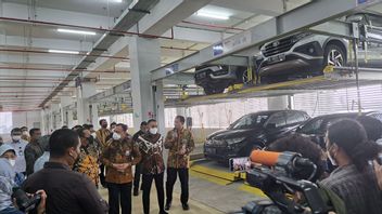 Semringahnya Firli Bahuri Saat Pamerkan Gedung Tempat Barang Rampasan Koruptor