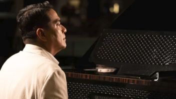 インドラ・レスマナは、少なくともジャズミュージシャンがジャズミュージックフェスティバルに出演していることに不満を漏らしている