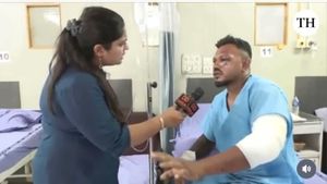 印度航空悲剧的奇迹:Viswashkumar Ramesh在241人死亡时如何幸存下来