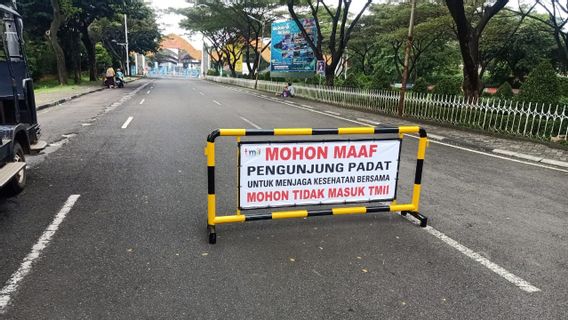 Warga Antusias Datangi TMII, Pengelola Batasi Akses Masuk