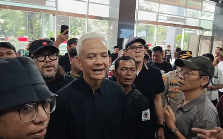 Ganjar Temani Hasto Jalani Sidang Dugaan Suap PAW