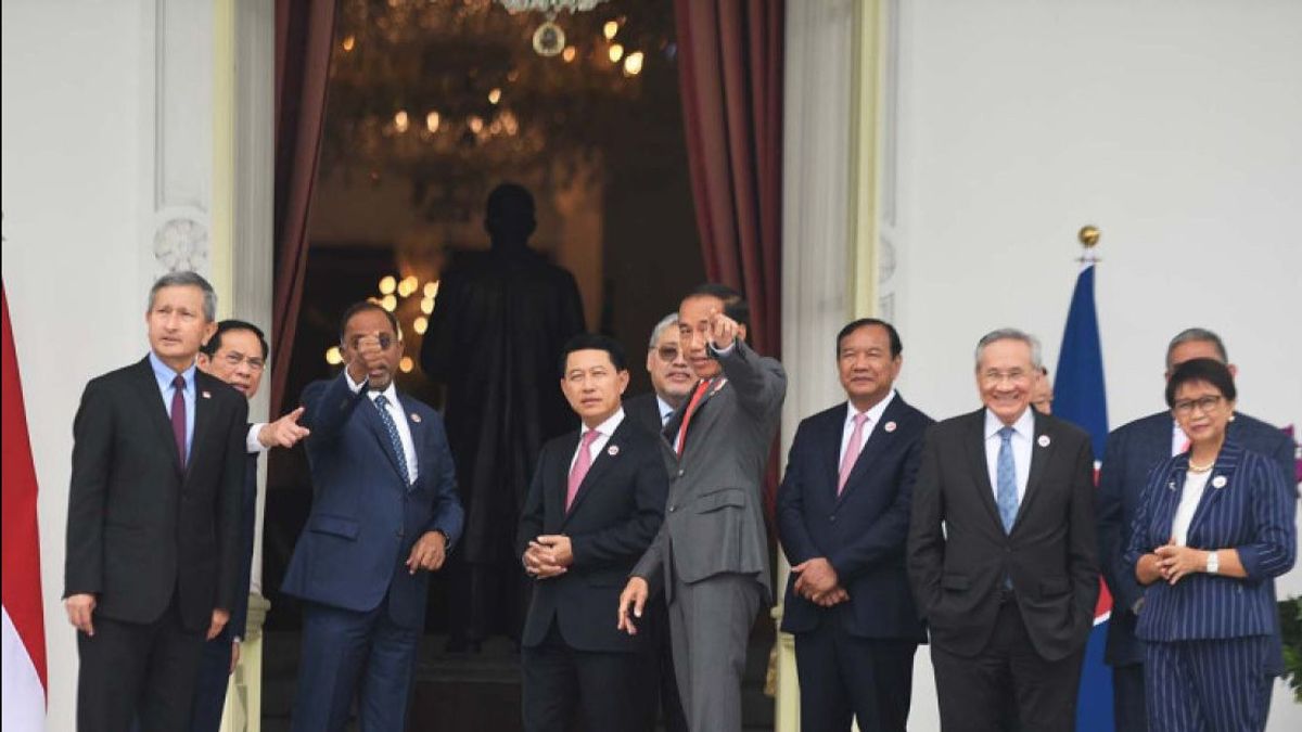 Jokowi Minta Negara Anggota ASEAN Kurangi Ketergantungan Energi Fosil